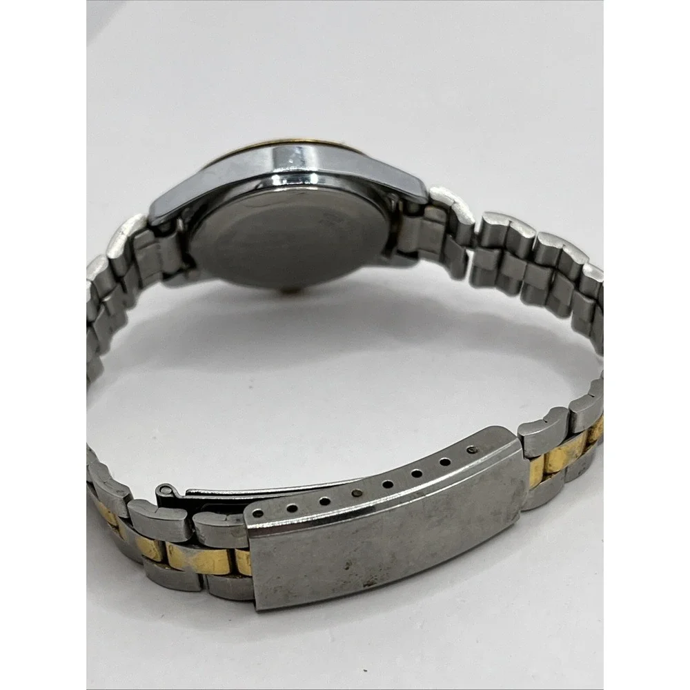 Timex 1980s Women's Two Tone Mechanical‎ Watch 6.75